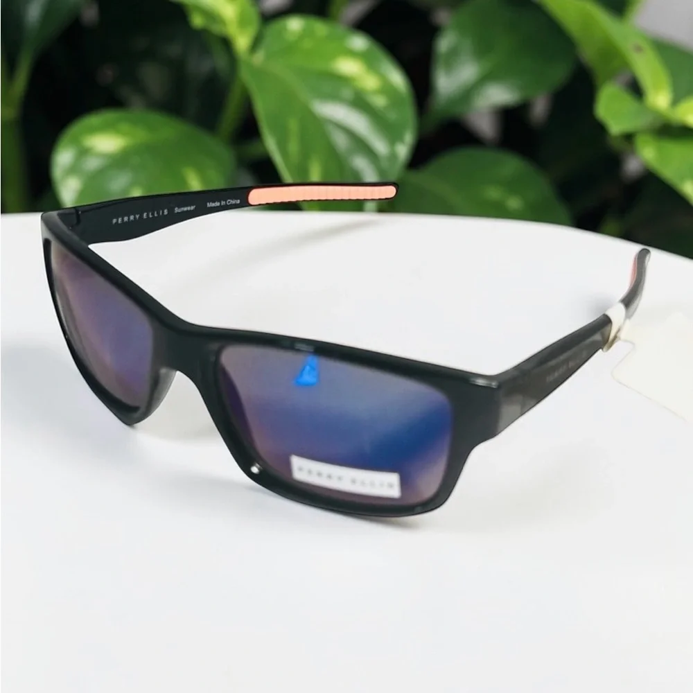 Perry Ellis Men’s Sunglass Black Plastic Sport Wrap, Smoke Lens PE105-1